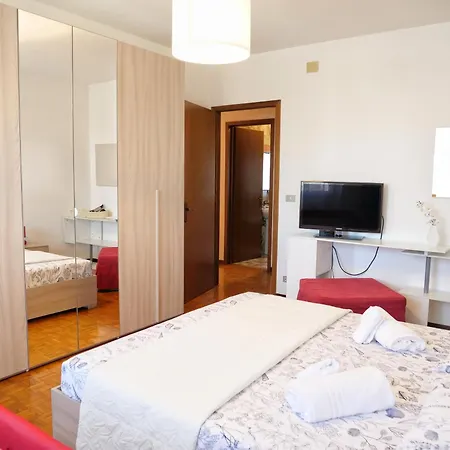 Hébergement de vacances Giulietta-casa Con Giardino E Parcheggio Grado